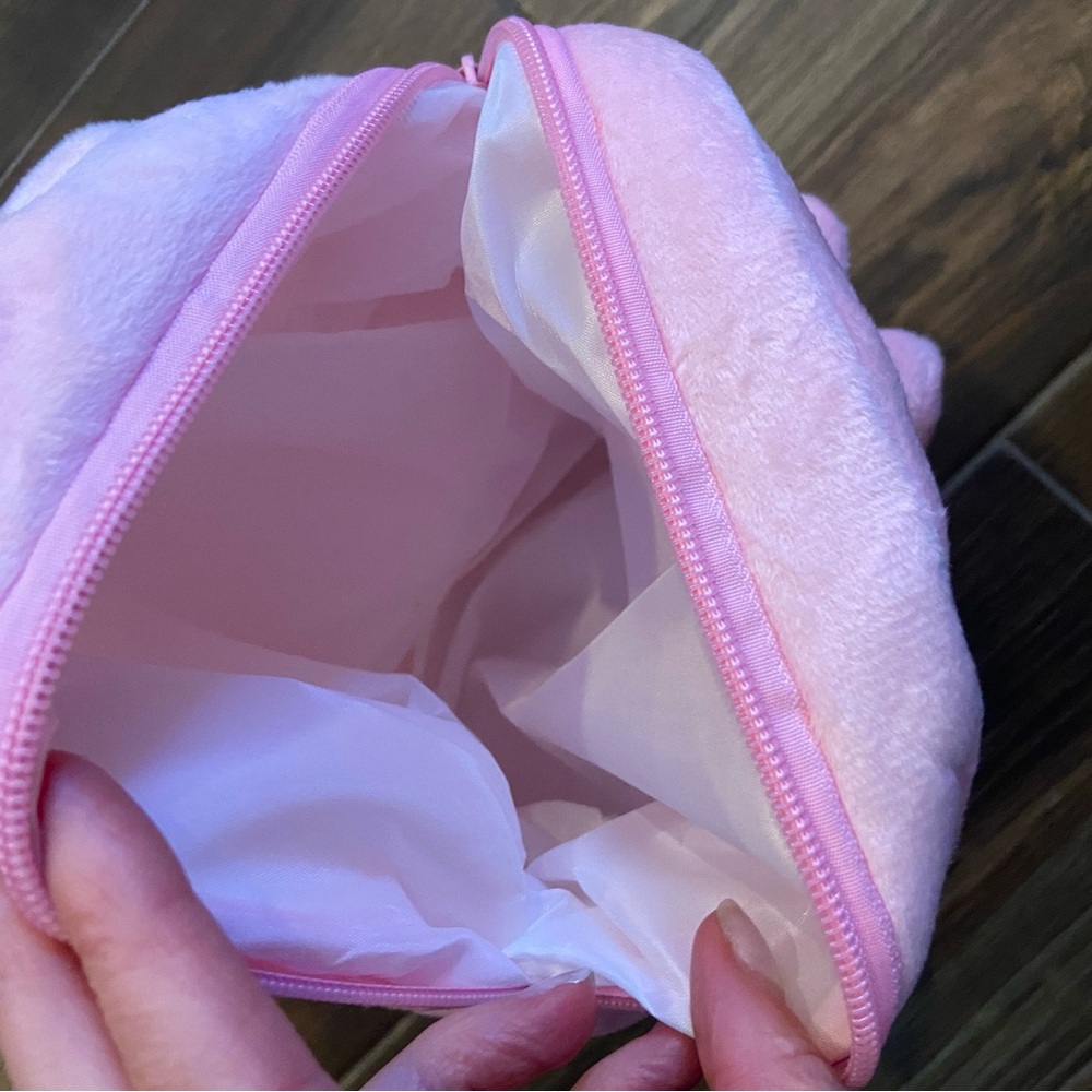 Hello Kitty Mini Backpack 🎀 - Picture 5 of 7